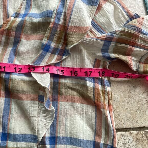 Madewell V Neck Shoulder Ruffle Top in Plaid - Picture 14 of 16